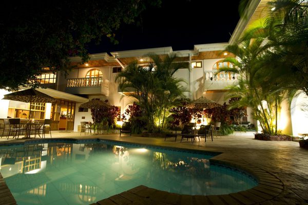 Buena vista chic hotel pool 5 optimized