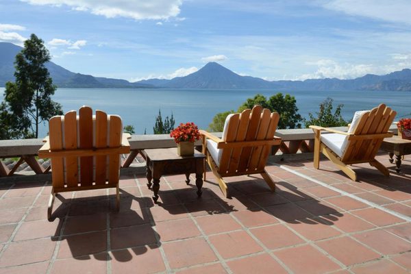 Casa Palopo lake views