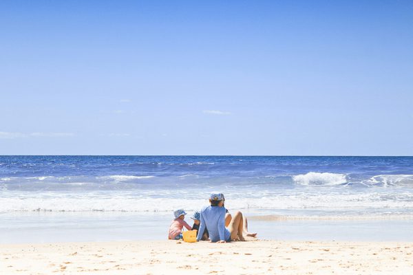 Family on the beach Gold coast Queensland Unsplash