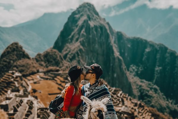 Peru Couple Machu Picchu