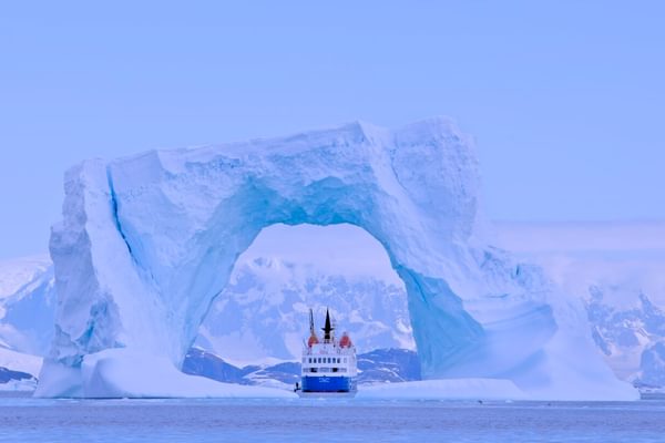 Through the iceberg Ocean Nova Antarctica21 min Edited